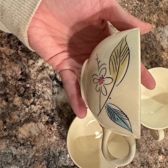 Vintage Salem China Company dinnerware in the "Biscayne" pattern - Picture 12 of 16